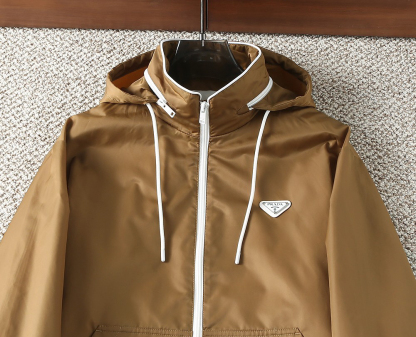 プラダ「Prada」秋冬 フード付きアウター