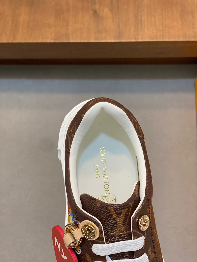 ルイ・ヴィトン「Louis Vuitton」ルイ・ヴィトン シルクカーフスキン スニーカー / ユニセックススポーツシューズ