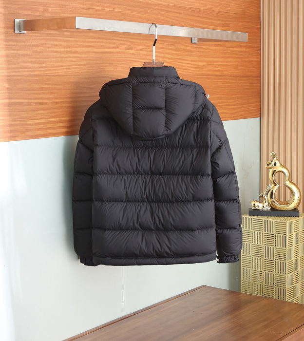 モンクレール「Moncler」秋冬 ダウンジャケット