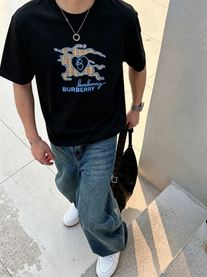 バーバリー「Burberry」ロゴプリントTシャツ / ショートスリーブ クルーネック