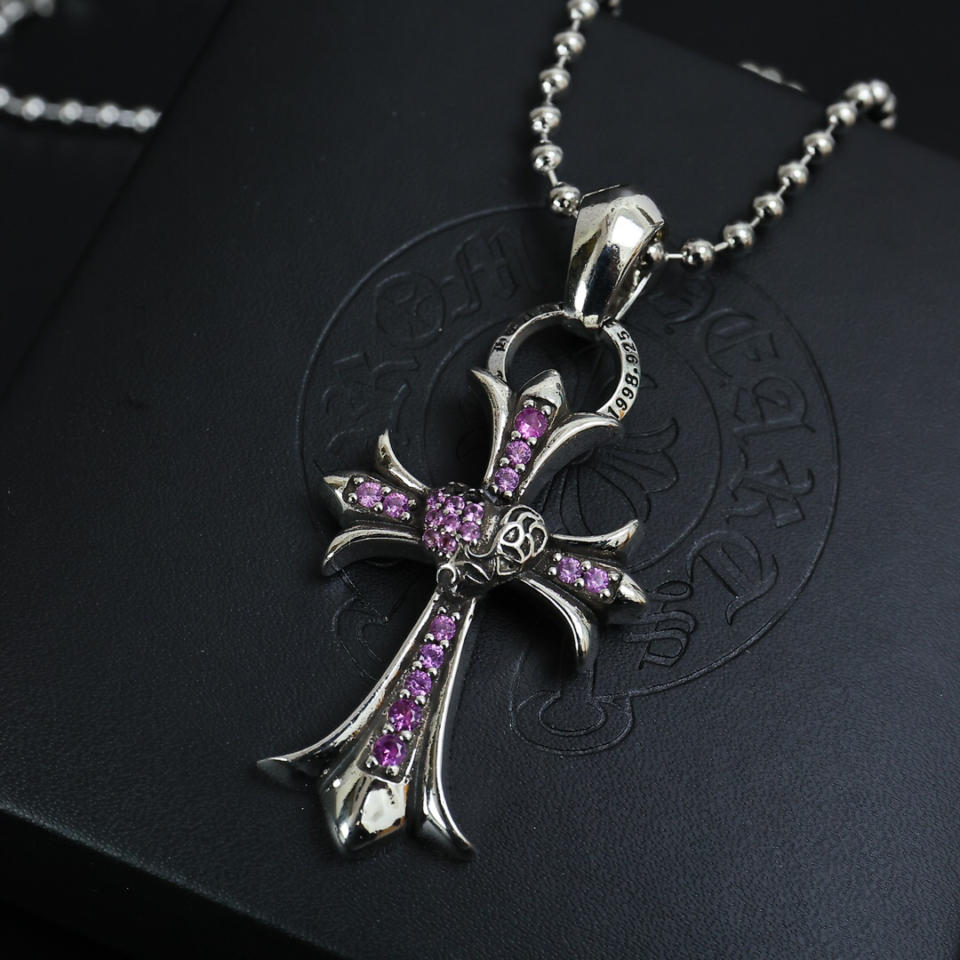 クロムハーツ「Chrome Hearts」のクラシックネックレス - 日常に上品なアクセントを添えるユニセックスモデル