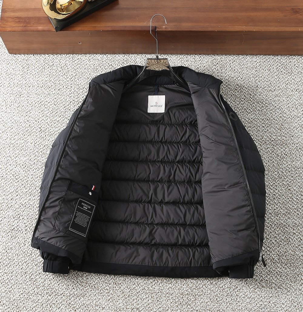 モンクレール「Moncler」秋冬 フード付きダウンジャケット