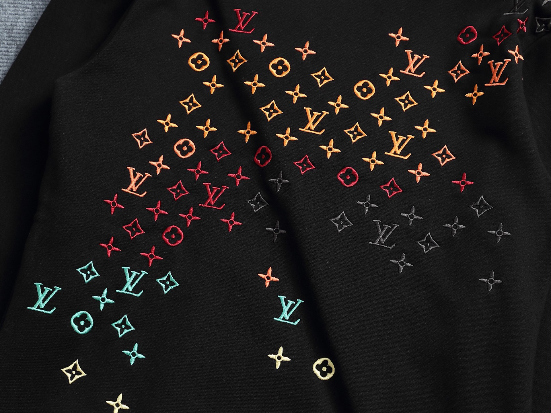 ルイ・ヴィトン「Louis Vuitton」スウェット(ユニセックス)