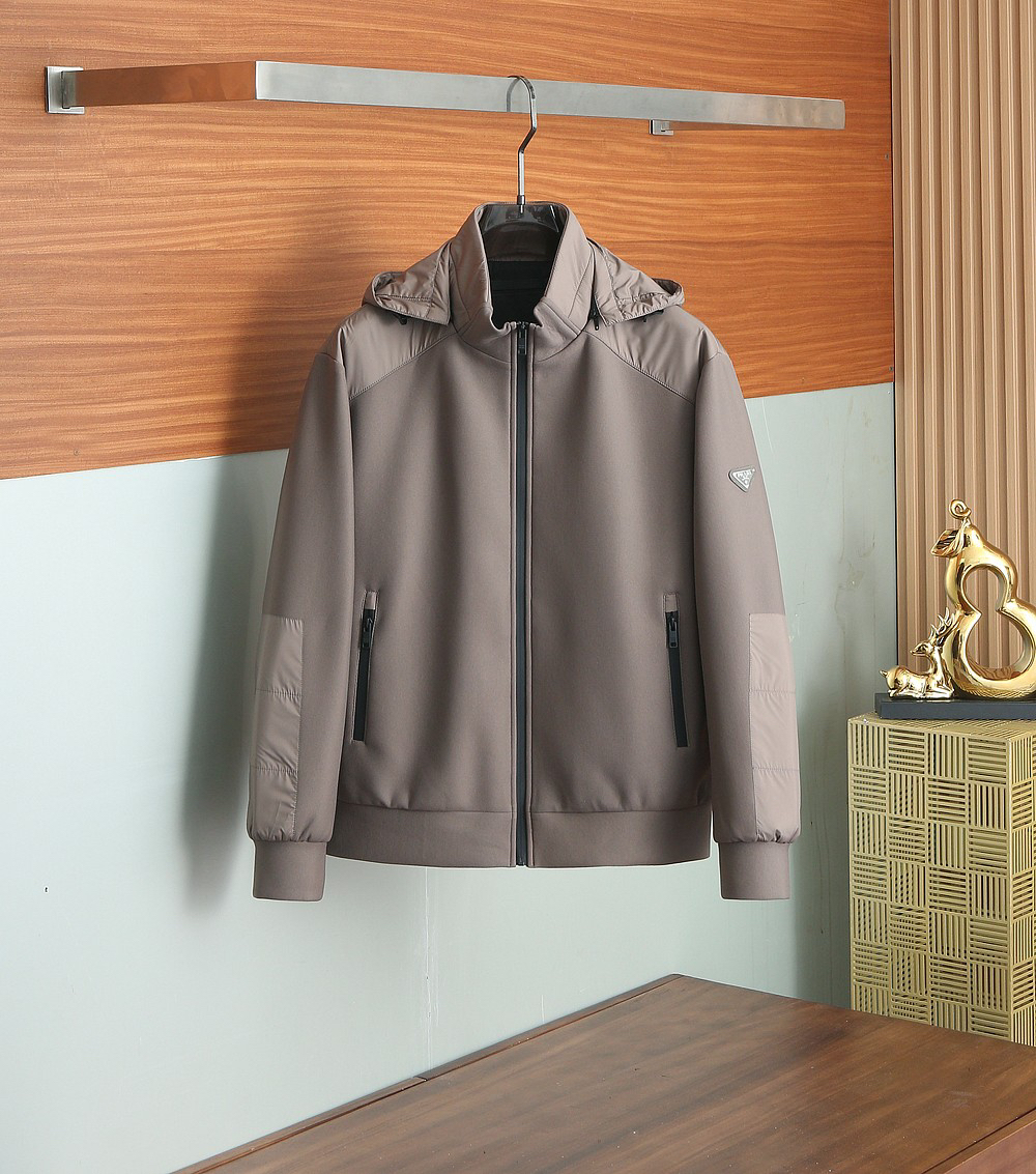 プラダ「Prada」秋冬 フード付きアウター