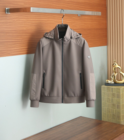 プラダ「Prada」秋冬 フード付きアウター