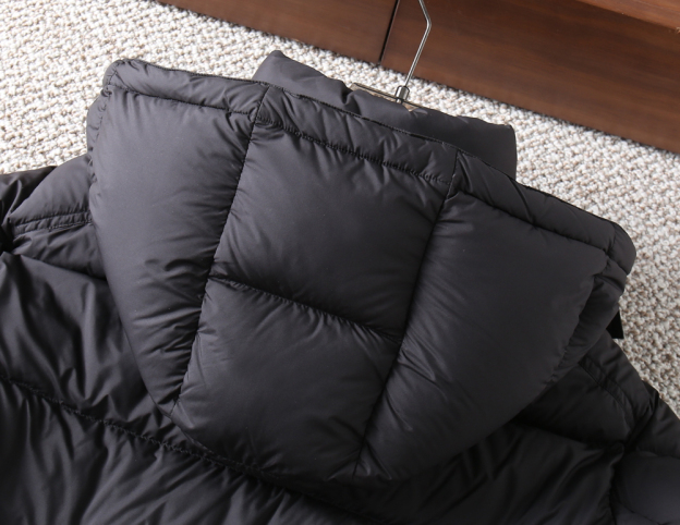 モンクレール「Moncler」秋冬 ダウンジャケット