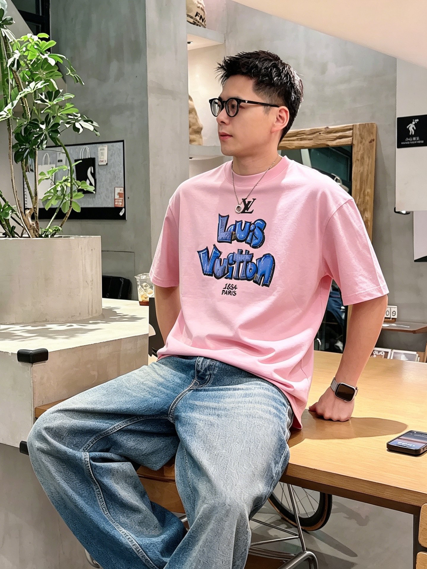ルイ・ヴィトン「Louis Vuitton」ロゴプリントTシャツ / ショートスリーブ クルーネック