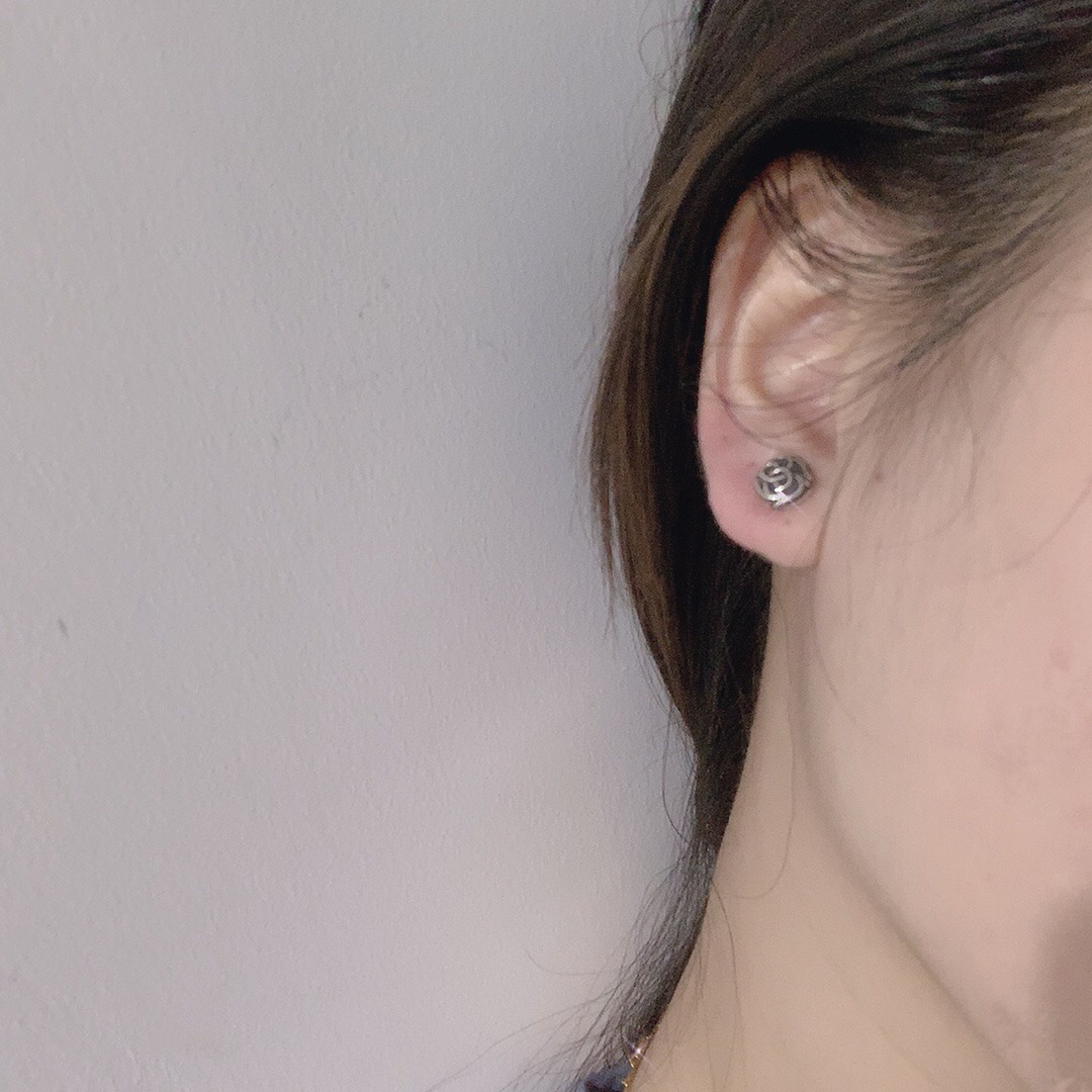 クロムハーツ「Chrome Hearts」クロムハーツ ローズフラワーピアス S925 ピアス