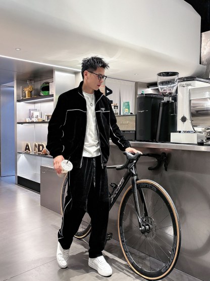 プラダ「Prada」秋冬 メンズ  カジュアルスポーツセット