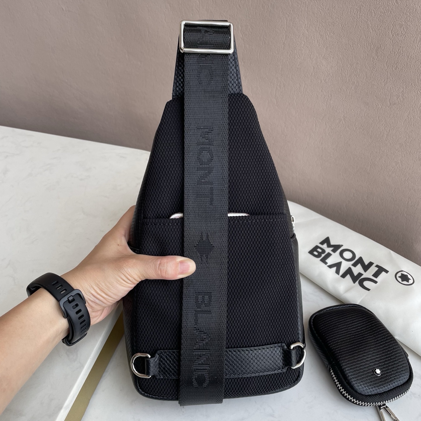 モンブラン 「Montblanc」モンブラン メンズレザーチェストバッグ / クロスボディバッグ 