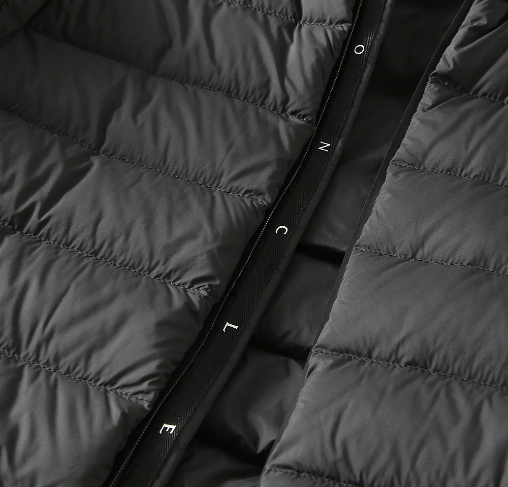 モンクレール「Moncler」秋冬 ニット調ダウンジャケット