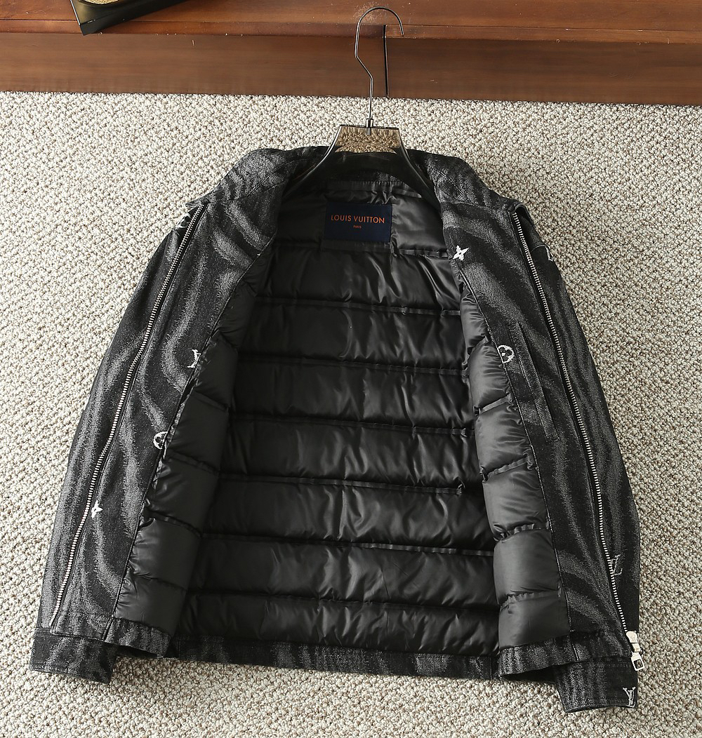 ルイ・ヴィトン「Louis Vuitton」秋冬コレクション ダウンジャケット