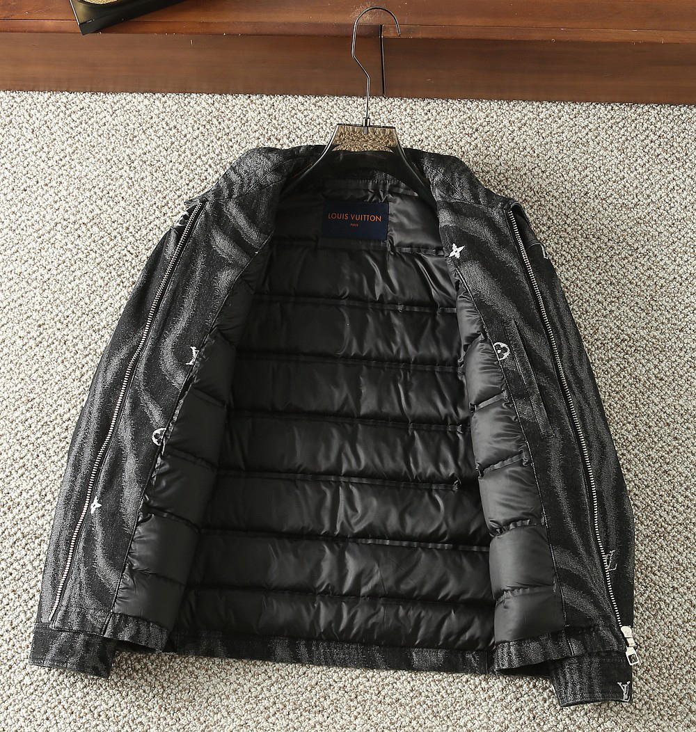 ルイ・ヴィトン「Louis Vuitton」秋冬コレクション ダウンジャケット