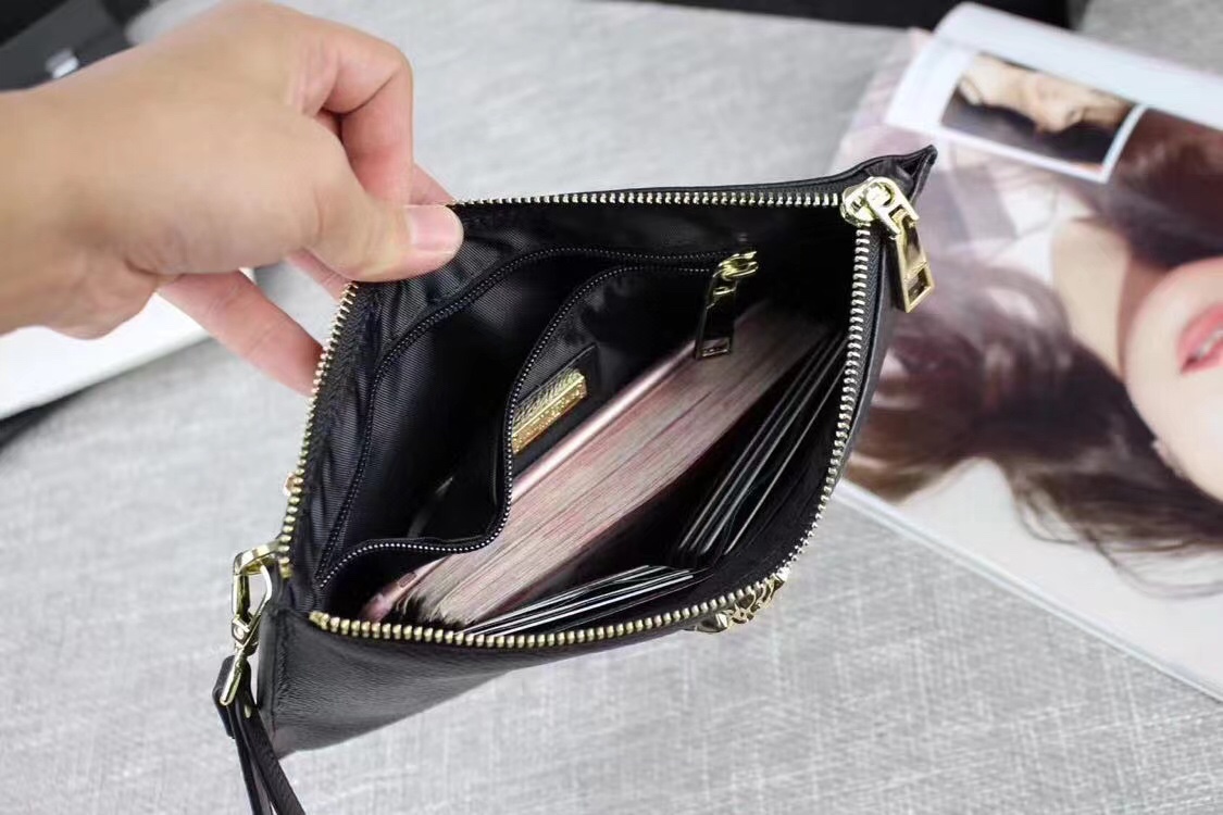 ヴェルサーチ「Versace」メデューサ クラッチバッグ