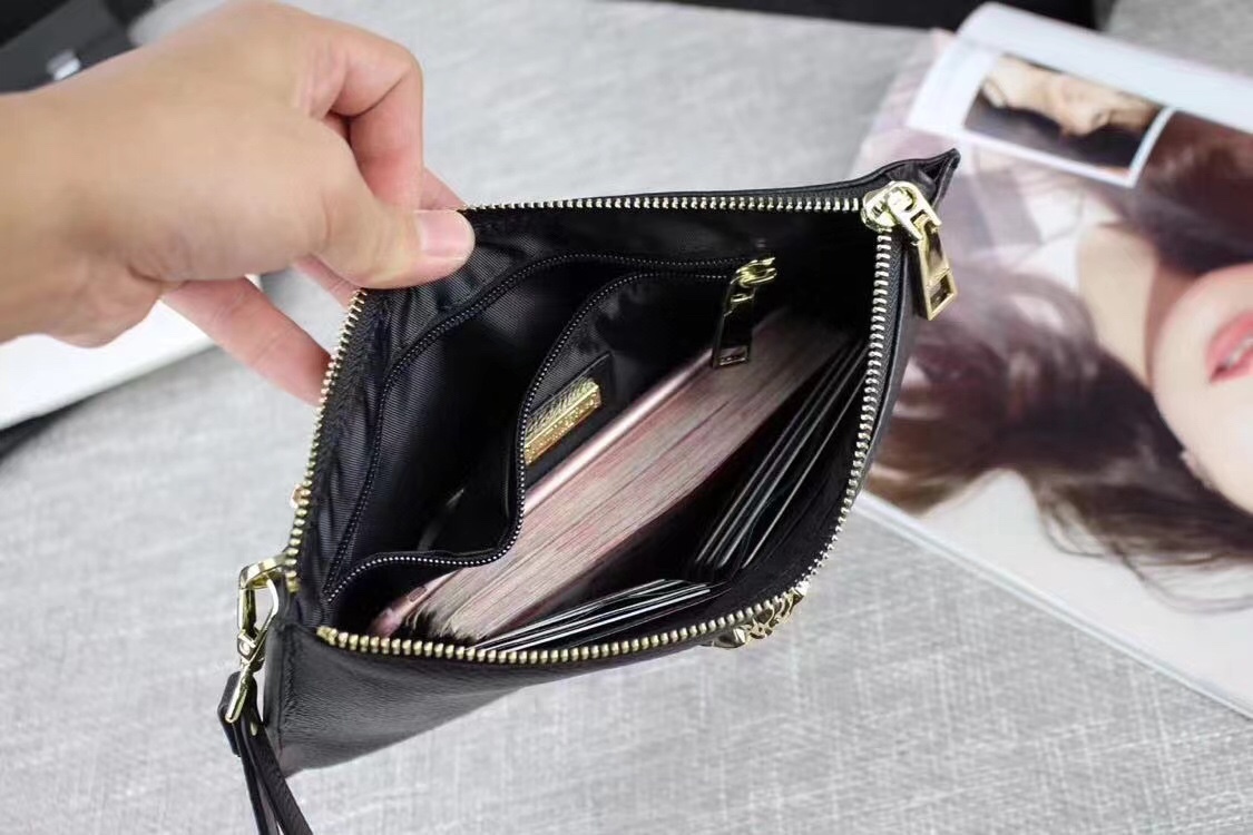 ヴェルサーチ「Versace」メデューサ クラッチバッグ