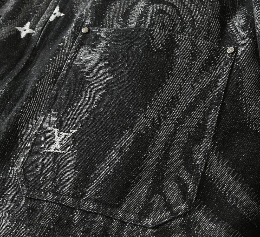 ルイ・ヴィトン「Louis Vuitton」秋冬コレクション ダウンジャケット