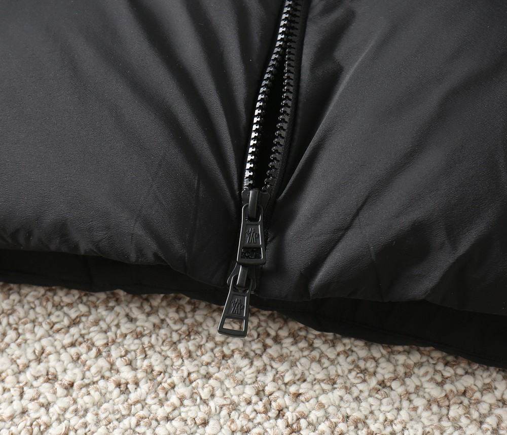 モンクレール「Moncler」秋冬 フード付きダウンジャケット