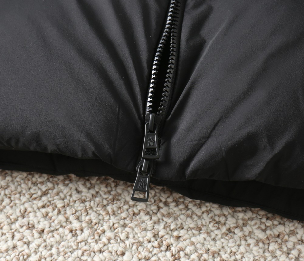 モンクレール「Moncler」秋冬 フード付きダウンジャケット