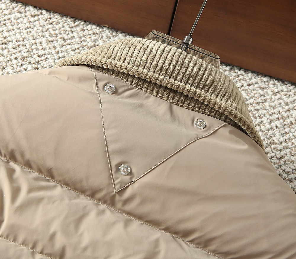 プラダ「Prada」秋冬ダウンジャケット