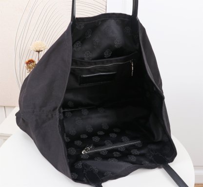 クロムハーツ「Chrome Hearts」十字架のトートバッグ