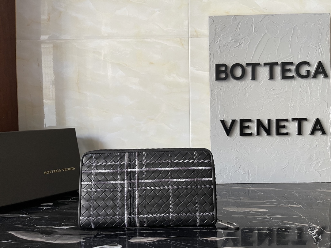 ボッテガ・ヴェネタ「Bottega Veneta」イントレチャート ザッパー ウォレット