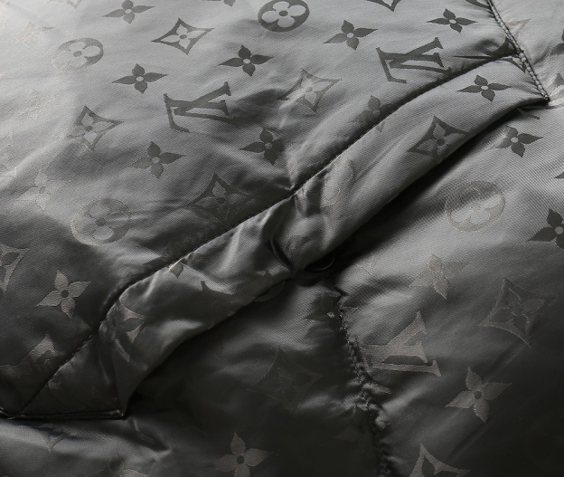 ルイ・ヴィトン「Louis Vuitton」秋冬コレクション ダウンジャケット