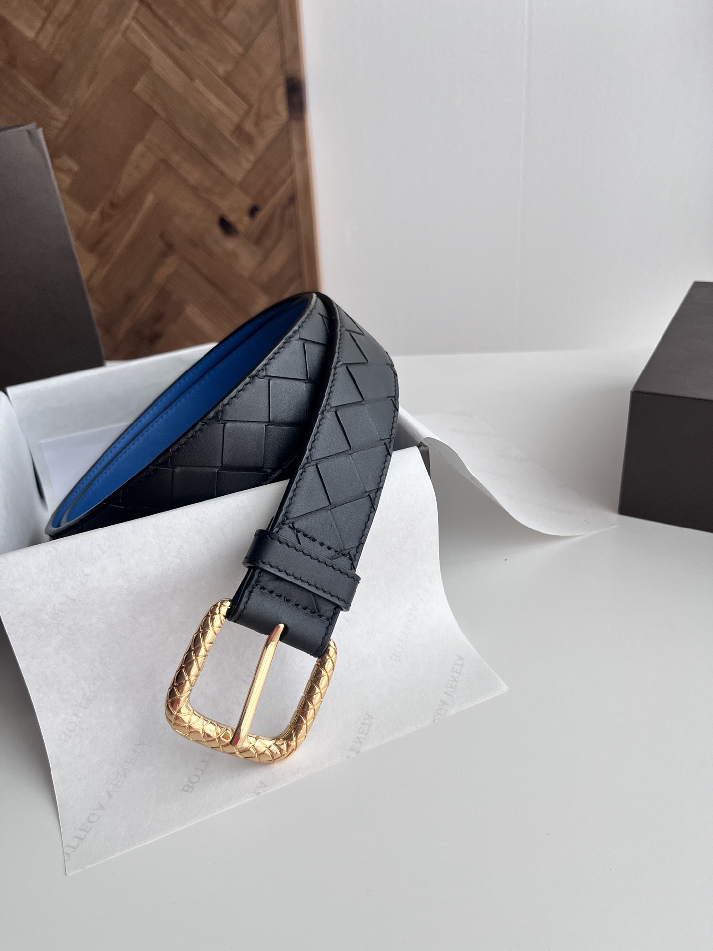 ボッテガ・ヴェネタ「Bottega Veneta」イントレチャート リバーシブル ベルト