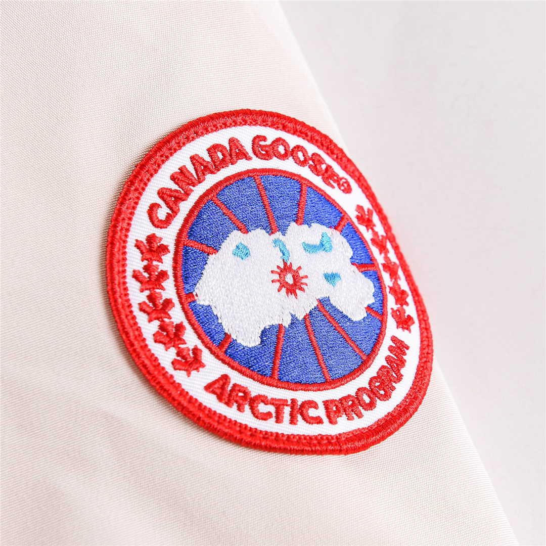 カナダグース「Canada Goose」秋冬フード付きダウンジャケット