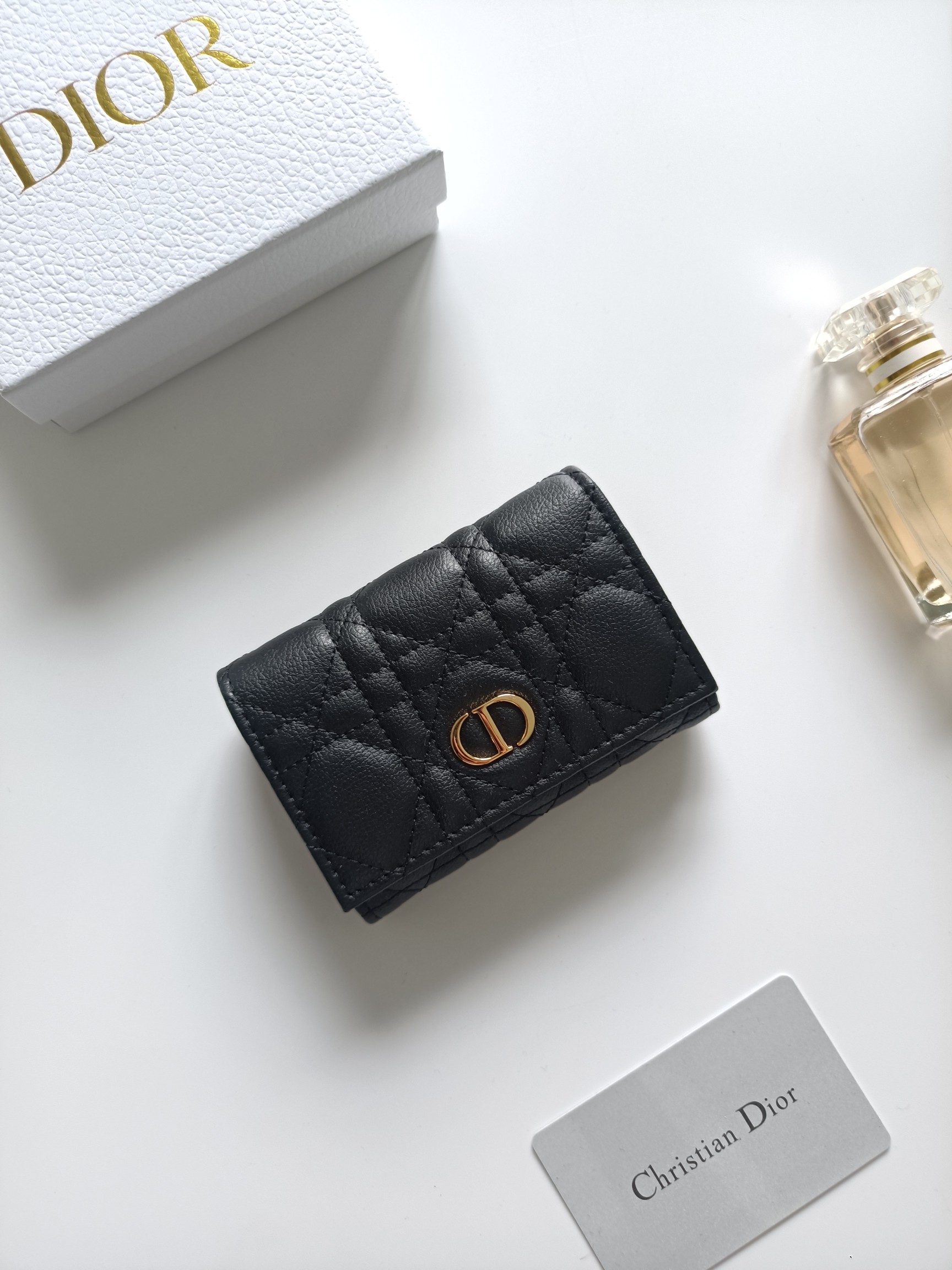 ディオール「Dior」ディオール 30 モンテーニュ グリシン ウォレット / コンパクトウォレット