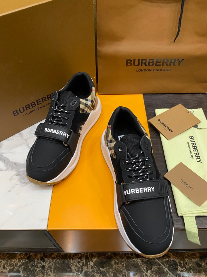 バーバリー「Burberry」バーバリー テラス スニーカー / レザースニーカー