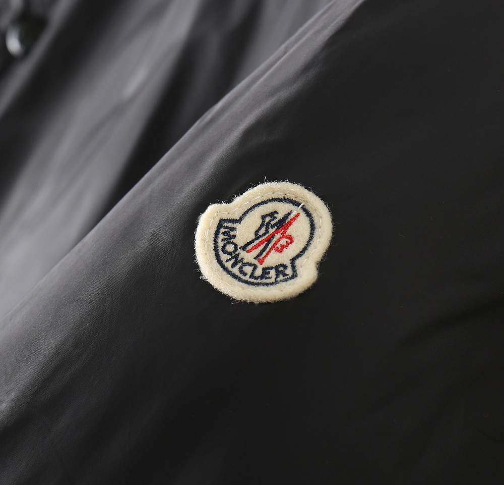 モンクレール「Moncler」秋冬 ダウンジャケット