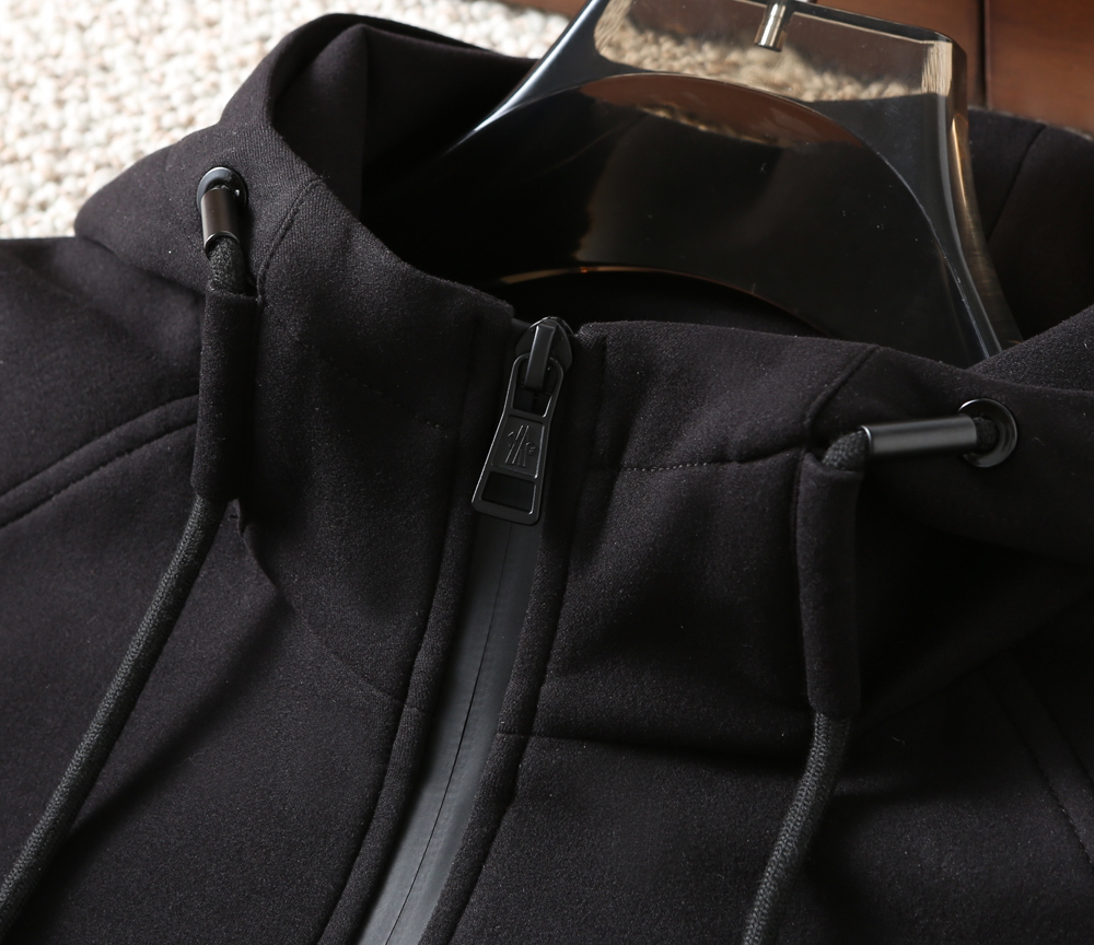 モンクレール「Moncler」秋のフード付きジャケット