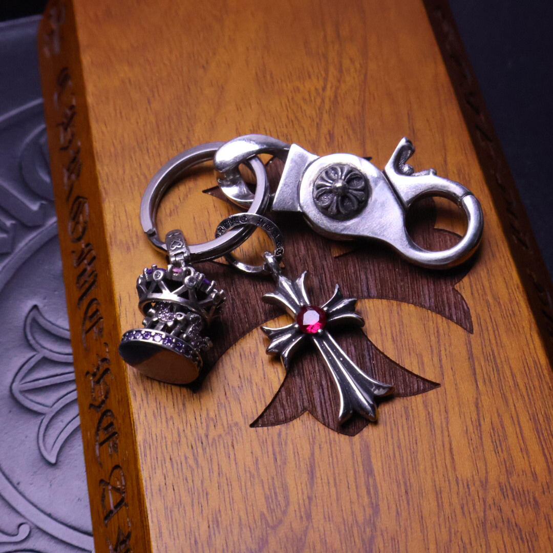 クロムハーツ「Chrome Hearts」キーホルダー＆バッグチャーム - トレンドシンボル