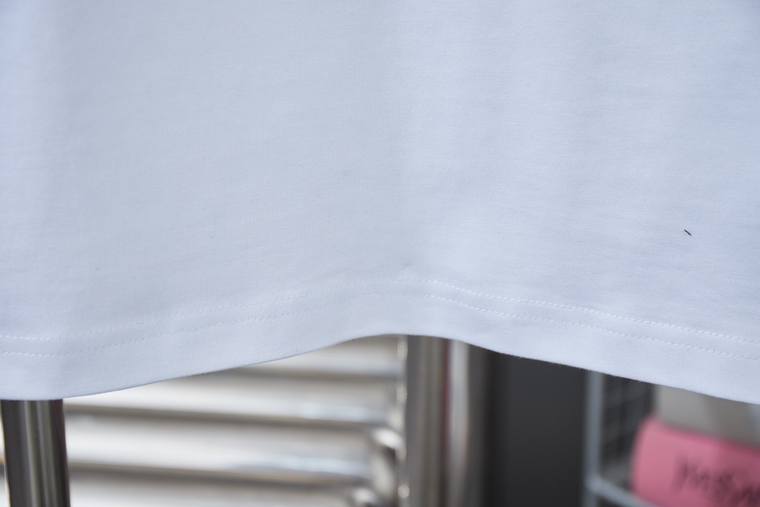 クロムハーツ「Chrome Hearts」プリント&ストーンTシャツ