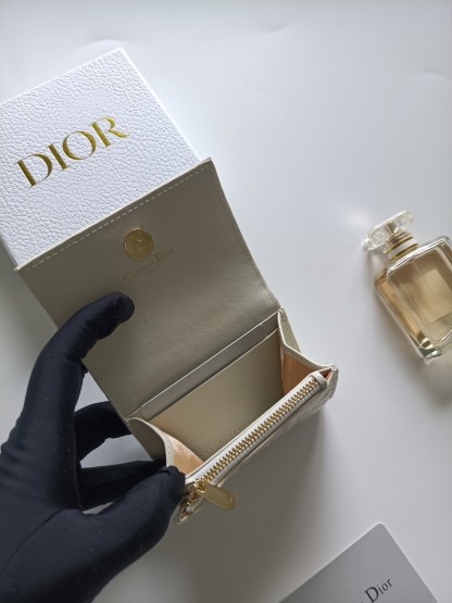 ディオール「Dior」ディオール 30 モンテーニュ グリシン ウォレット / コンパクトウォレット