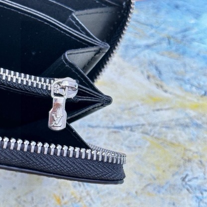 ルイ・ヴィトン「Louis Vuitton」ジップアラウンド ウォレット