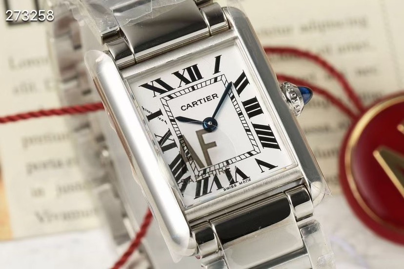 カルティエ［Cartier］タンク マスト ソーラービート ウォッチ 29.5mm x 22mm
