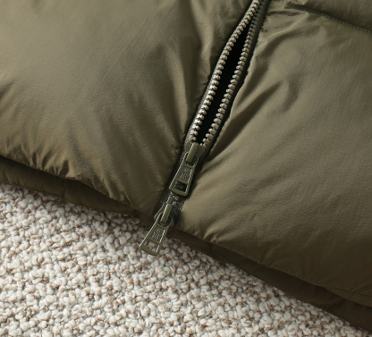 モンクレール「Moncler」秋冬 フード付きダウンジャケット