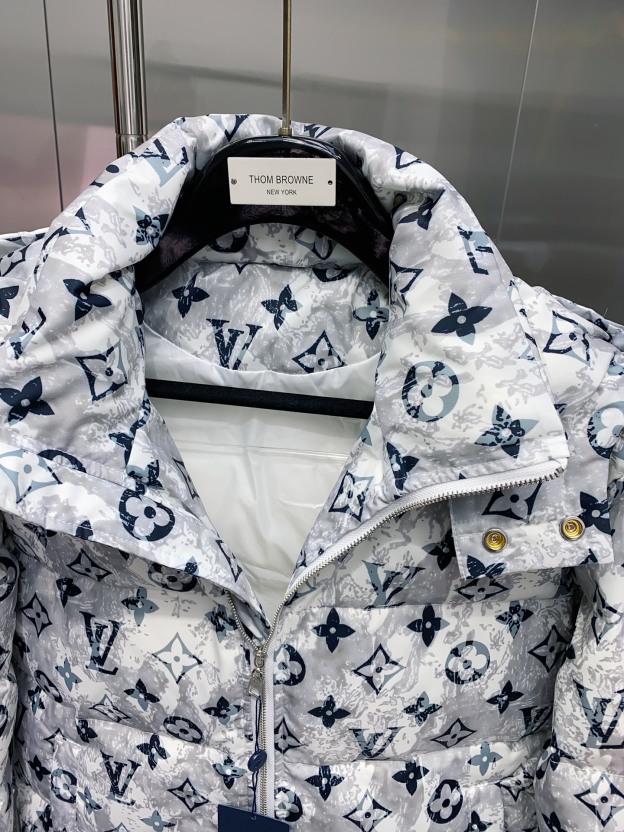 ルイ・ヴィトン「Louis Vuitton」秋冬フード付きダウンジャケット