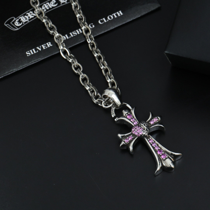 クロムハーツ「Chrome Hearts」のクラシックネックレス - 日常に上品なアクセントを添えるユニセックスモデル