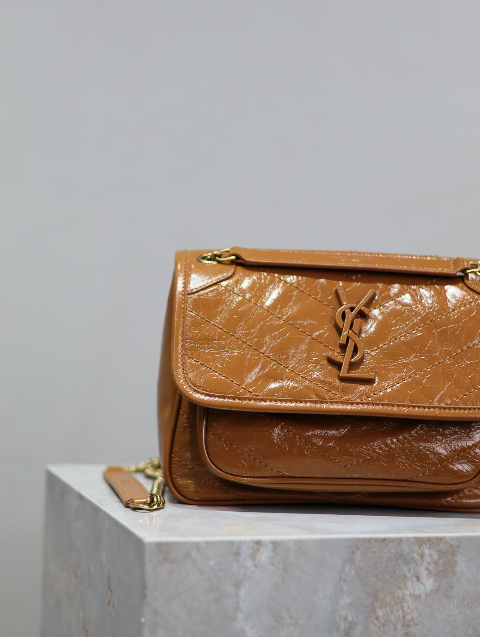 2026サンローラン「SAINT LAURENT NIKI チェーンショルダーバッグ（スモールサイズ）