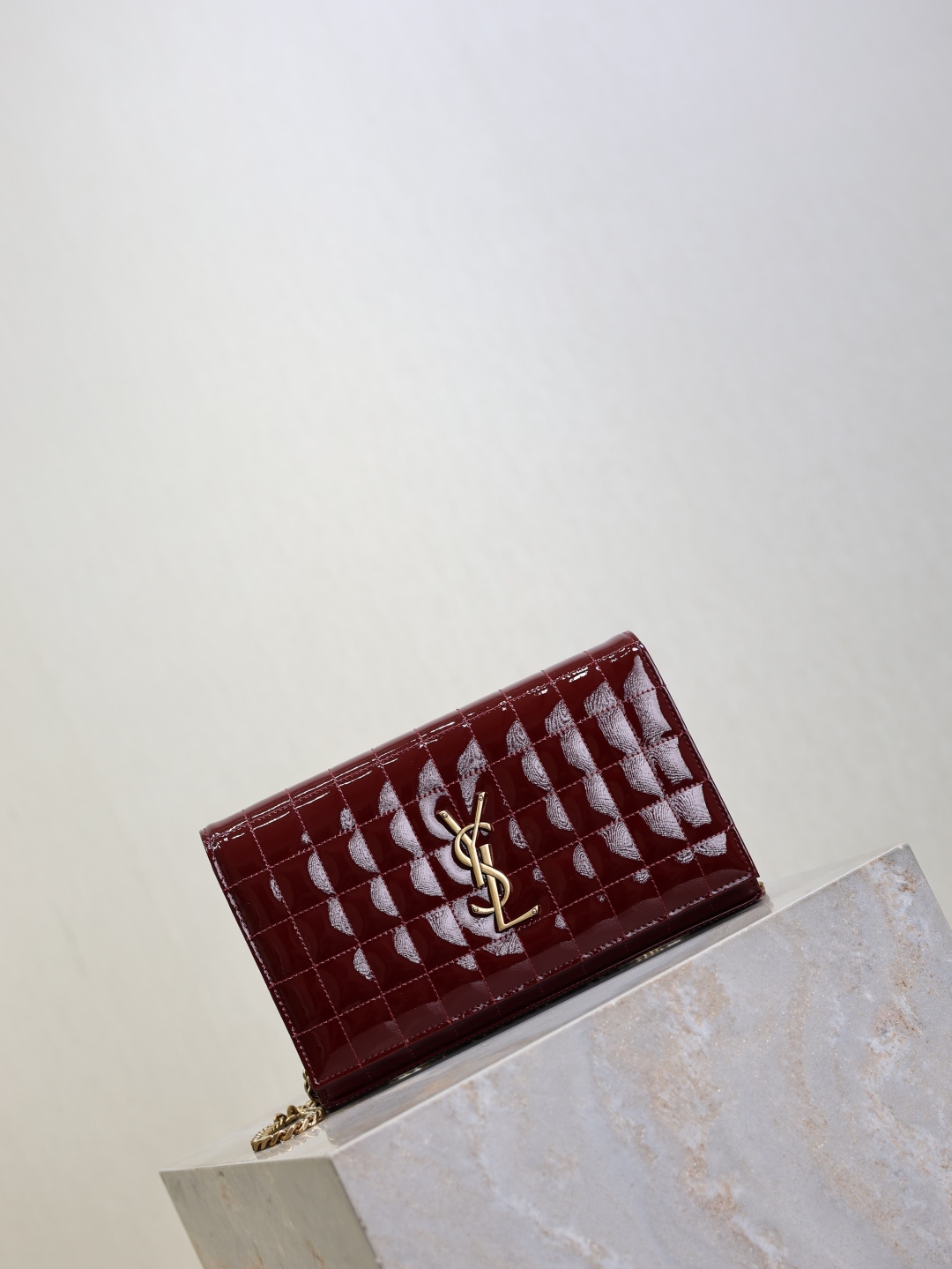 2026サンローラン「SAINT LAURENT CASSANDRE チェーンウォレット（WOC）