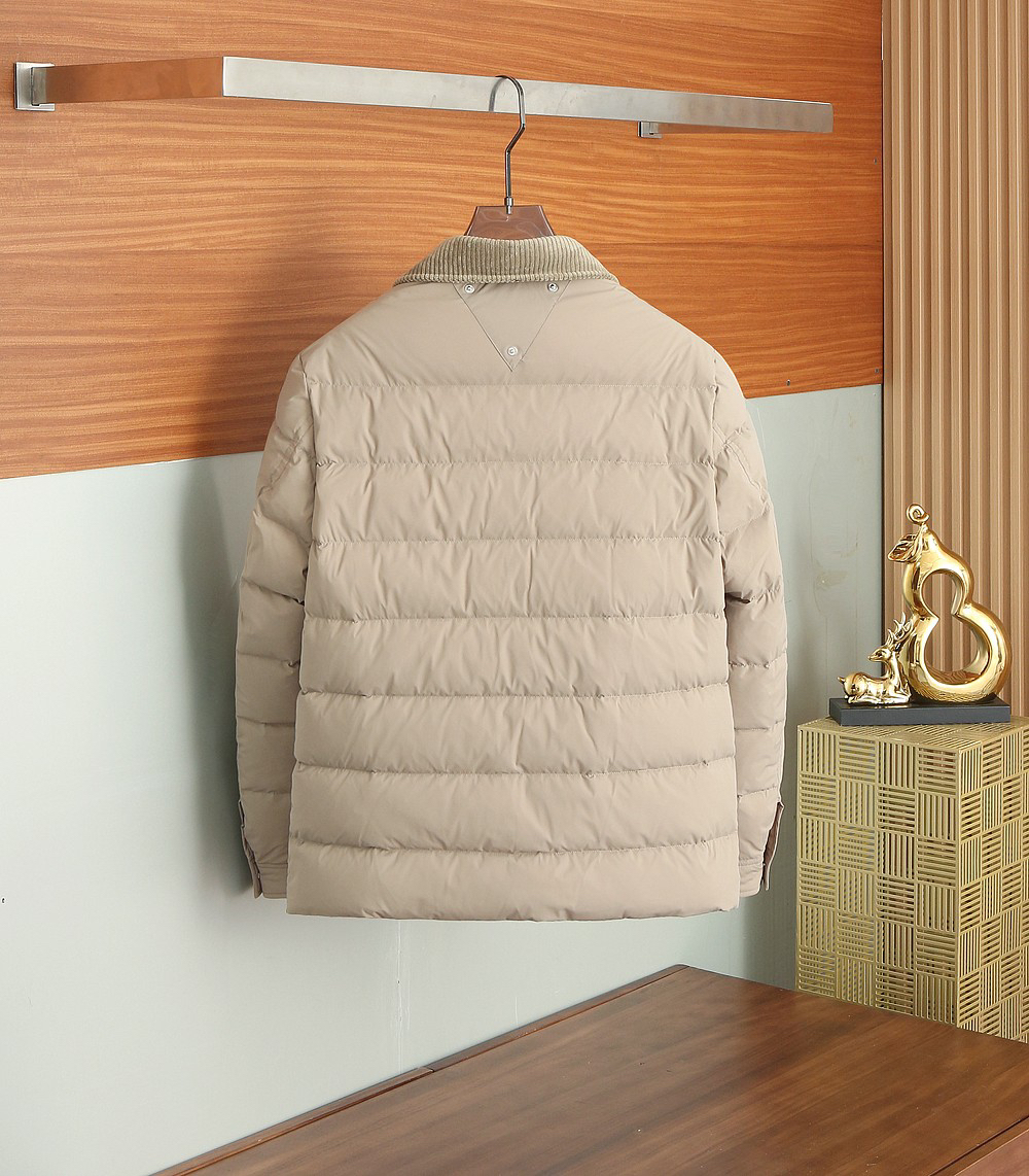 プラダ「Prada」秋冬ダウンジャケット