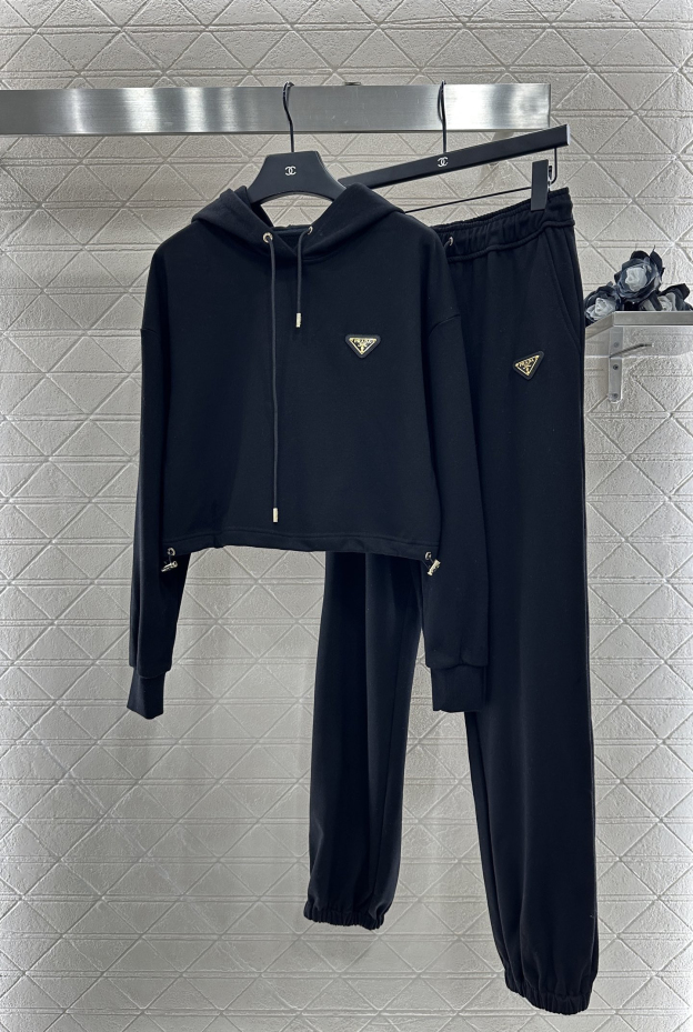 プラダ「Prada」レディース カジュアルスポーツセット