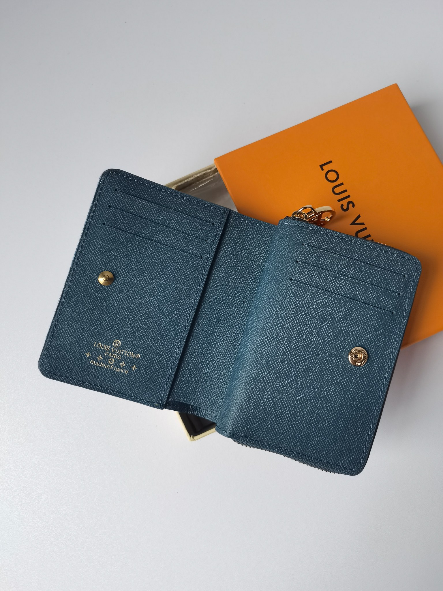 ルイ・ヴィトン「Louis Vuitton」ルイ・ヴィトン ポルトフォイユ・ルー ジッピー コンパクトウォレット M83160 / 二つ折り財布