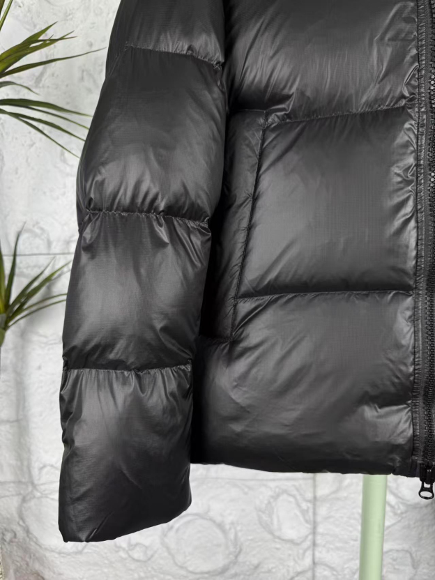 カナダグース「Canada Goose」秋冬フード付きダウンジャケット