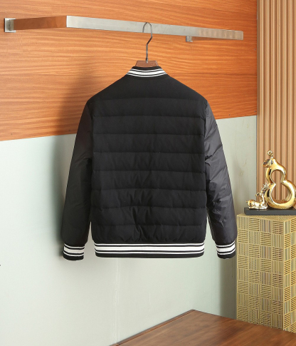 モンクレール「Moncler」秋冬 ダウンジャケット