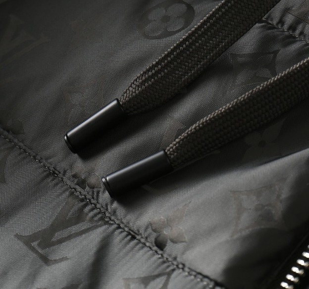 ルイ・ヴィトン「Louis Vuitton」秋冬コレクション ダウンジャケット