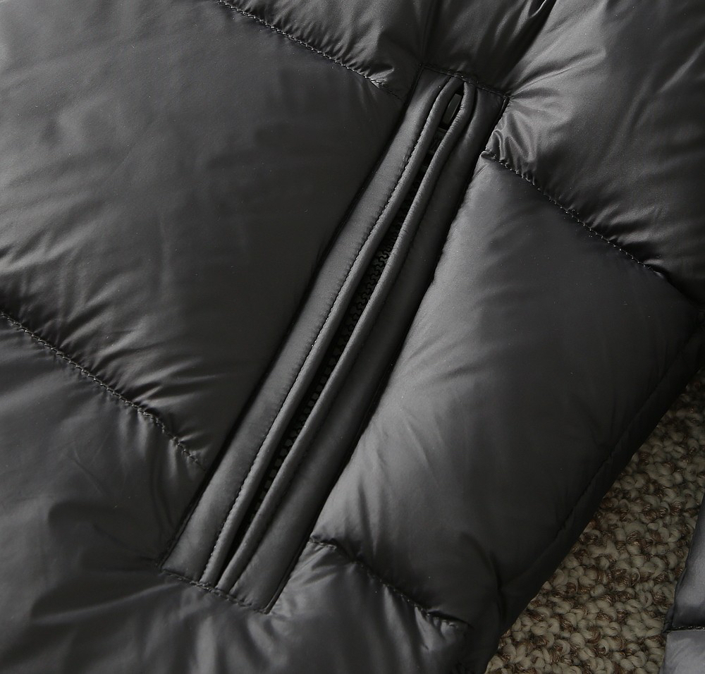 モンクレール「Moncler」秋冬 ダウンジャケット