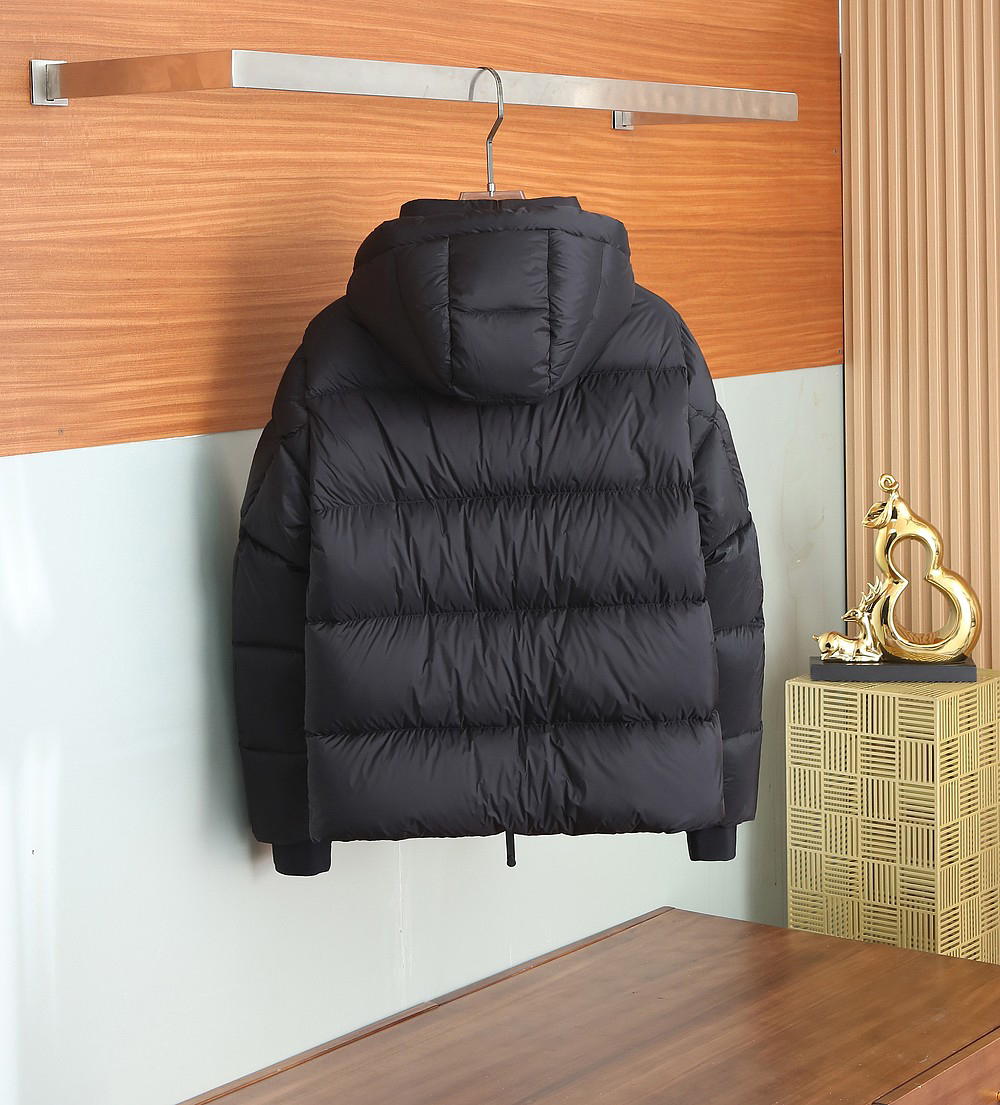 バーバリー「Burberry」秋冬 クイルティッドダウンジャケット